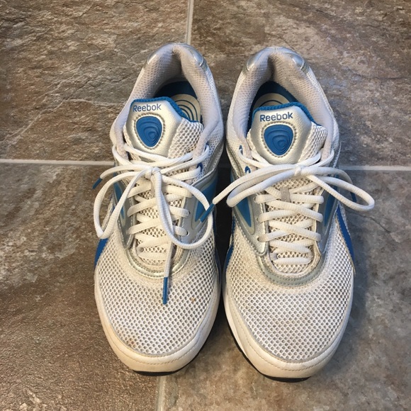 reebok easytone size 10